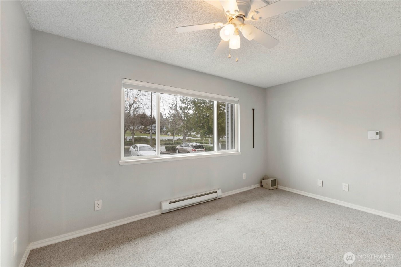 21925 7th Avenue S #101, Des Moines, WA 98198