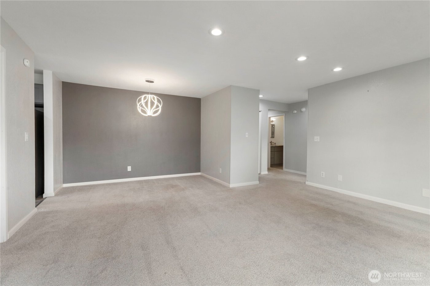 21925 7th Avenue S #101, Des Moines, WA 98198