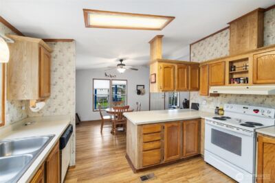 11122 127th Street Ct E #10, Puyallup, WA 98374 - Photo 8