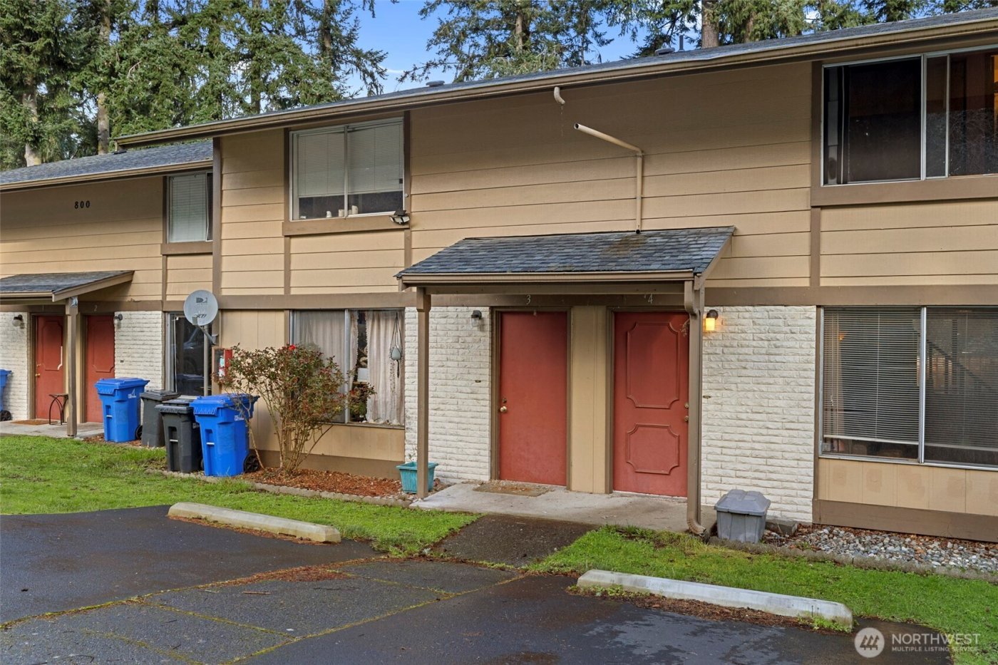 800 SW Harrier Circle #4, Oak Harbor, WA 98277