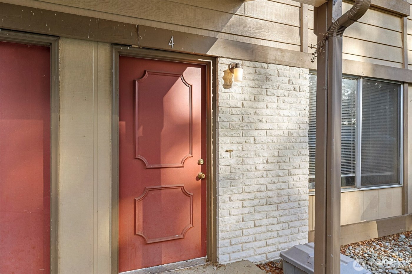 800 SW Harrier Circle #4, Oak Harbor, WA 98277