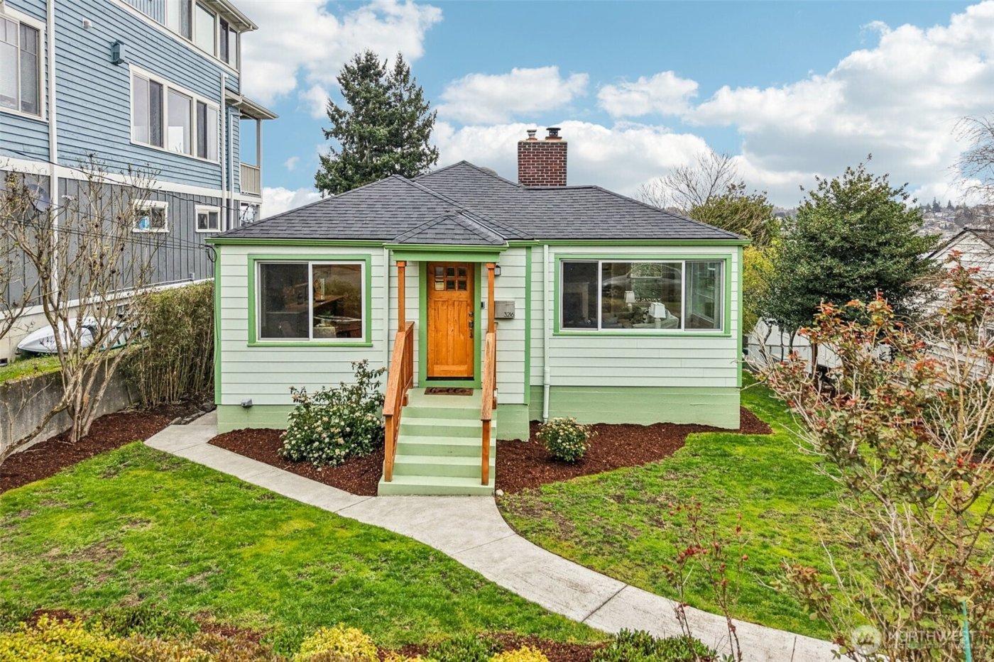 3216 24th Avenue W, Seattle, WA 98199