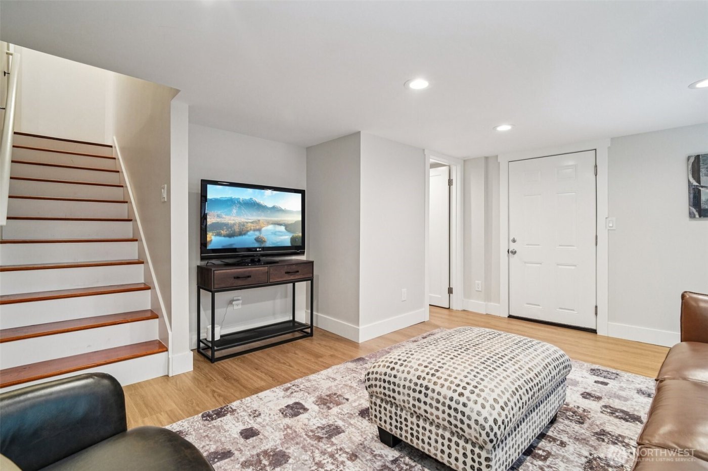 3216 24th Avenue W, Seattle, WA 98199