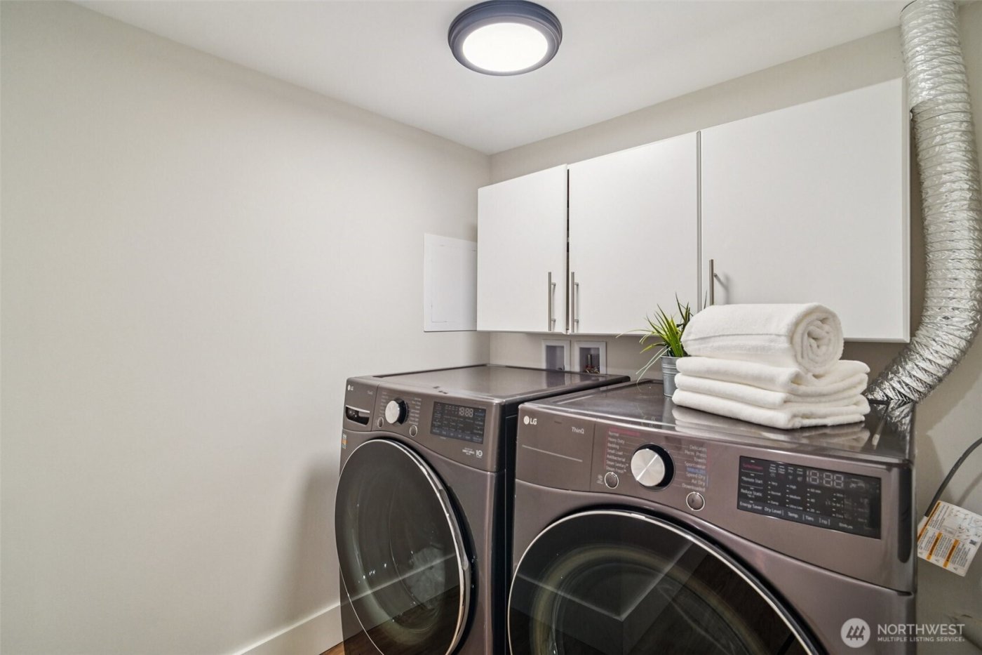 3216 24th Avenue W, Seattle, WA 98199