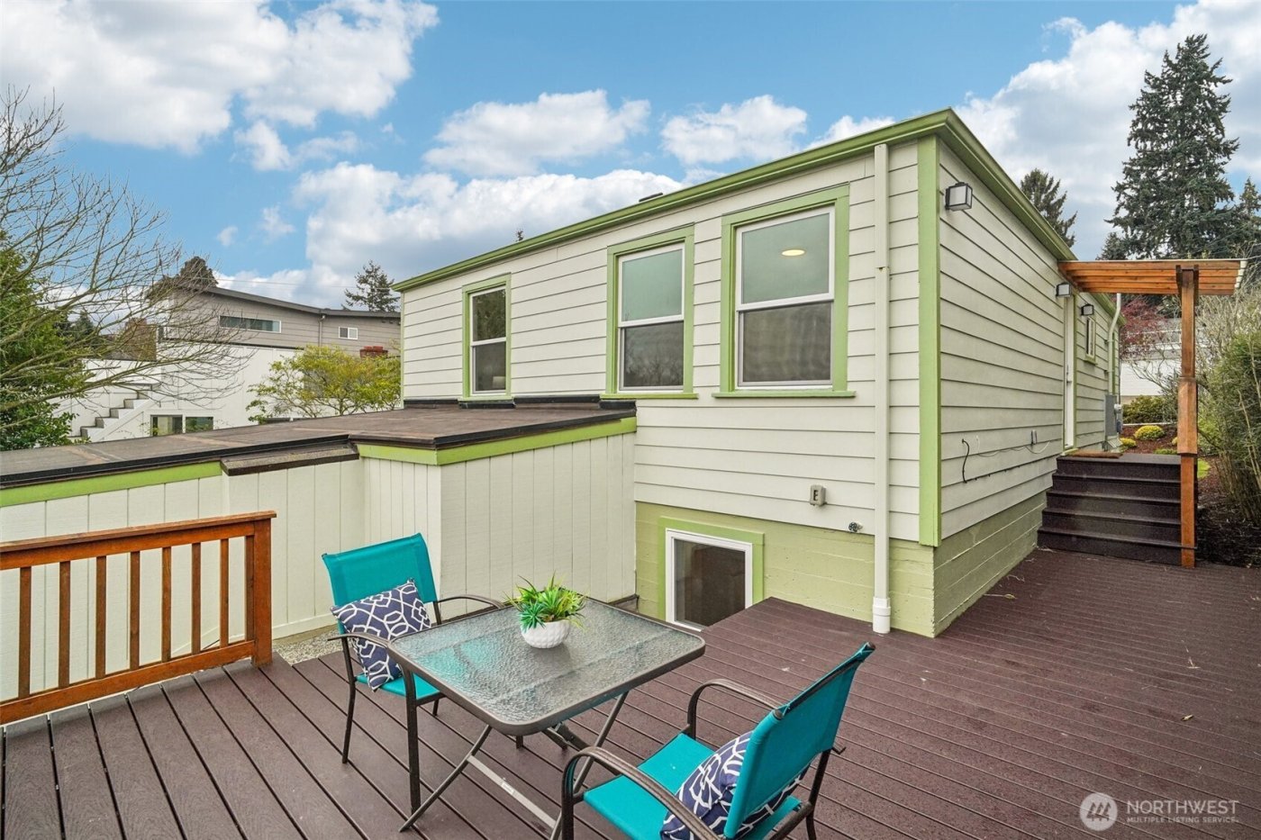 3216 24th Avenue W, Seattle, WA 98199