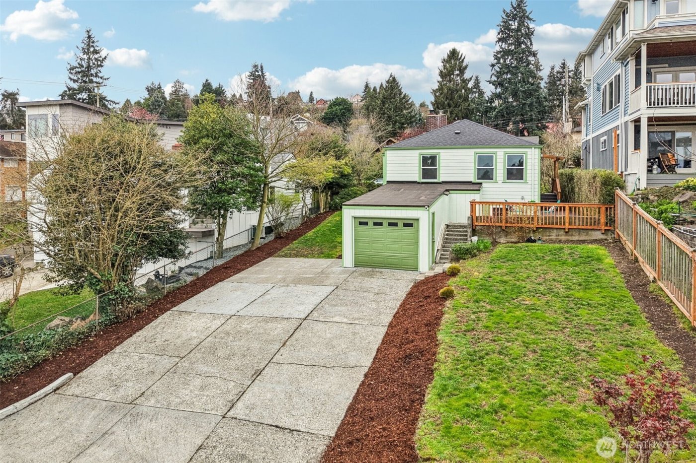 3216 24th Avenue W, Seattle, WA 98199