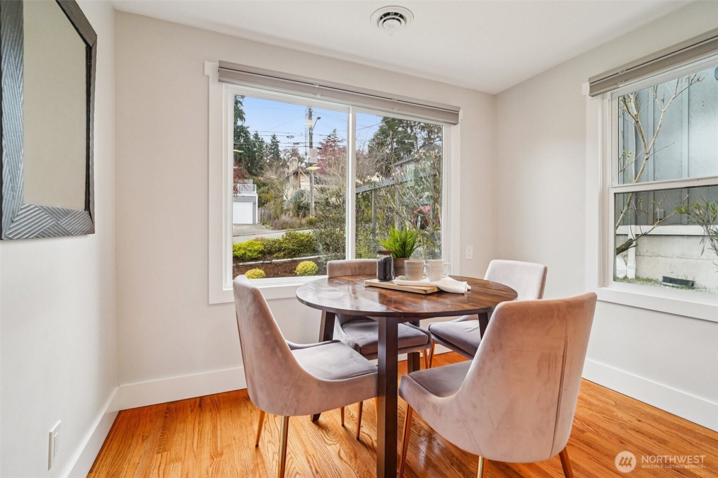 3216 24th Avenue W, Seattle, WA 98199