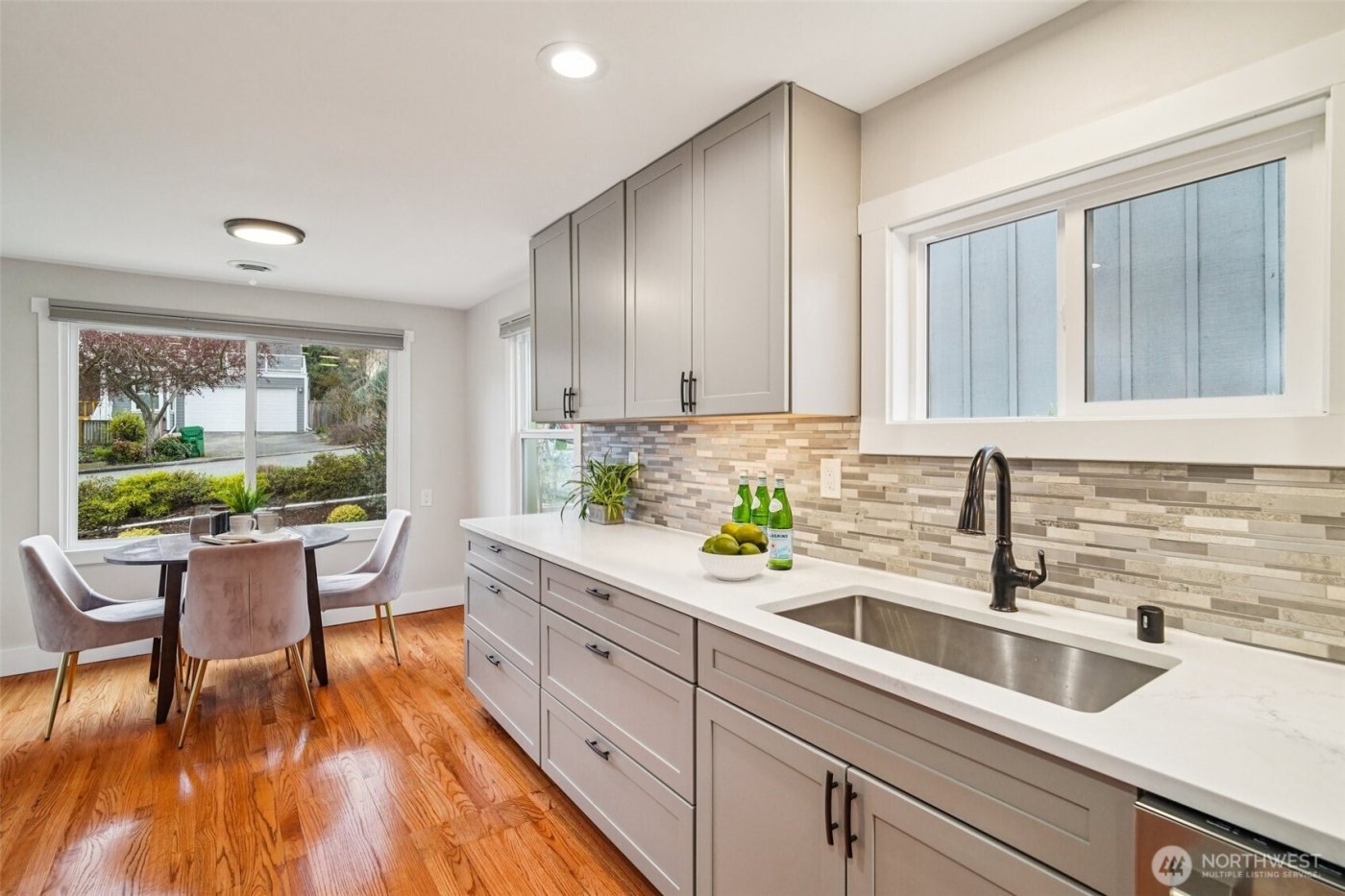 3216 24th Avenue W, Seattle, WA 98199