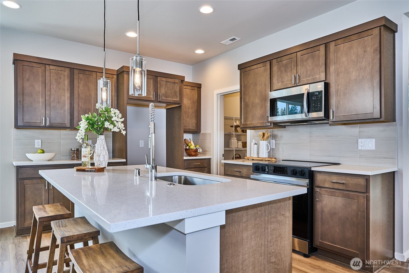 18527 SE 271st Court , Covington, WA 98042