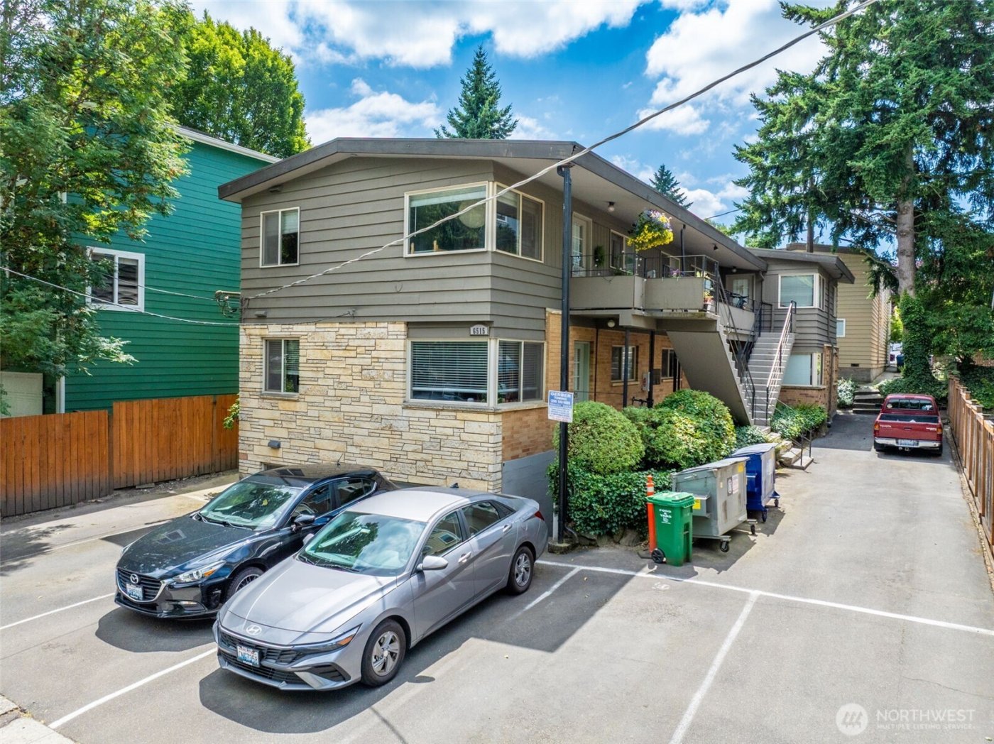 6515 5th Avenue NE, Seattle, WA 98115-2403