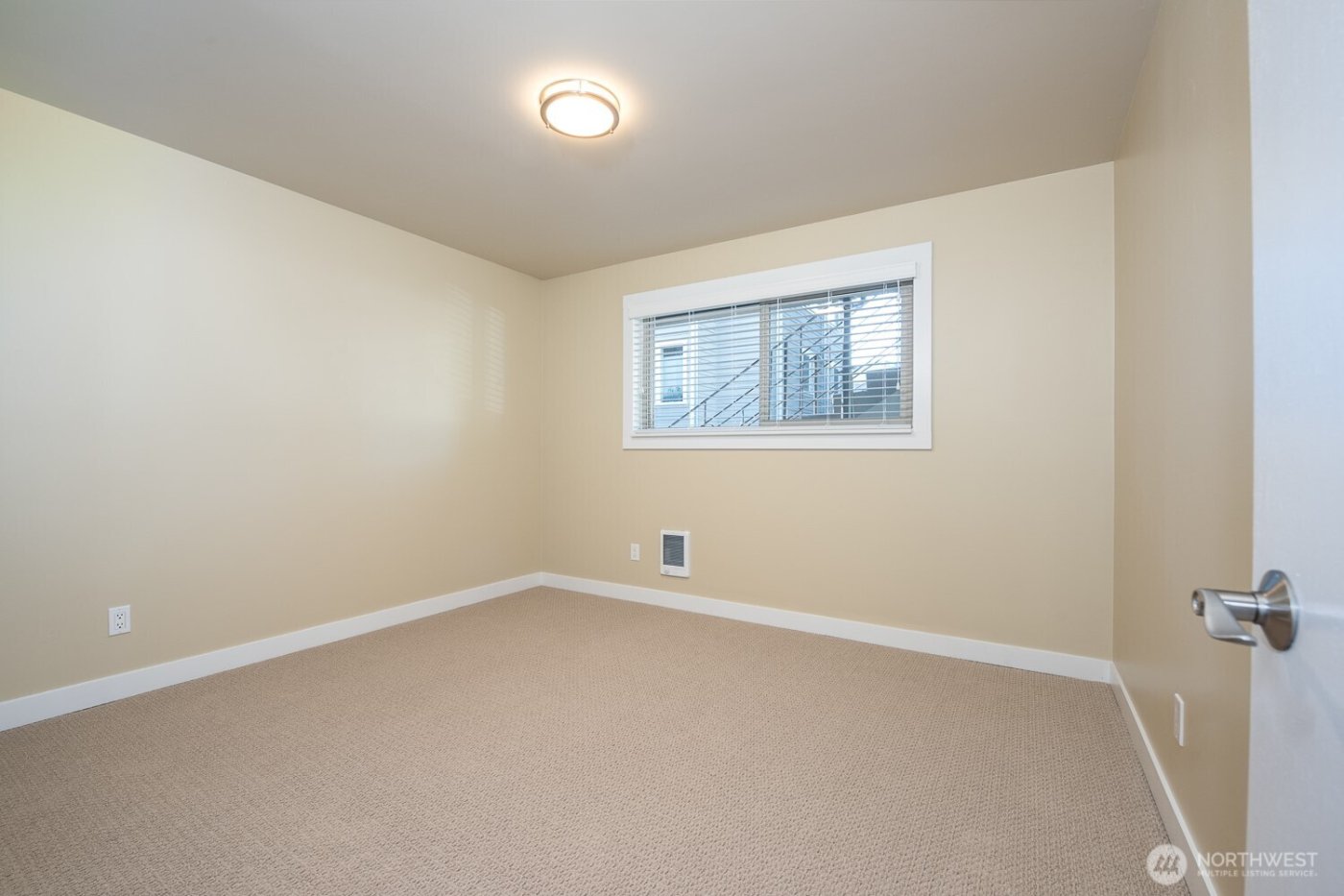 6515 5th Avenue NE, Seattle, WA 98115-2403