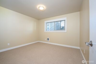 6515 5th Avenue NE, Seattle, WA 98115-2403 - Photo 8