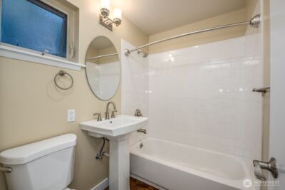 6515 5th Avenue NE, Seattle, WA 98115-2403 - Photo 9