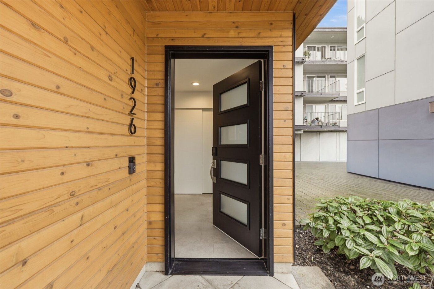 1926 Ferry Avenue SW, Seattle, WA 98116-1720