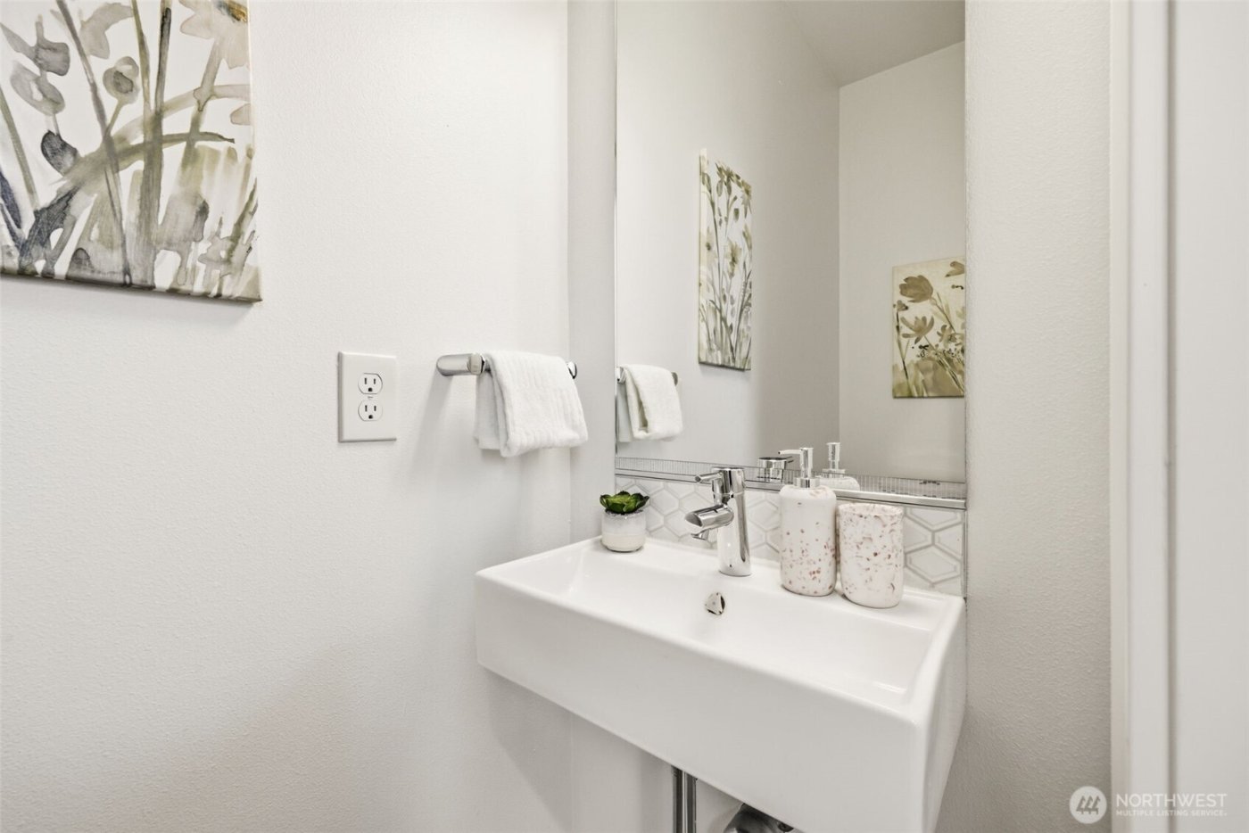 1926 Ferry Avenue SW, Seattle, WA 98116-1720