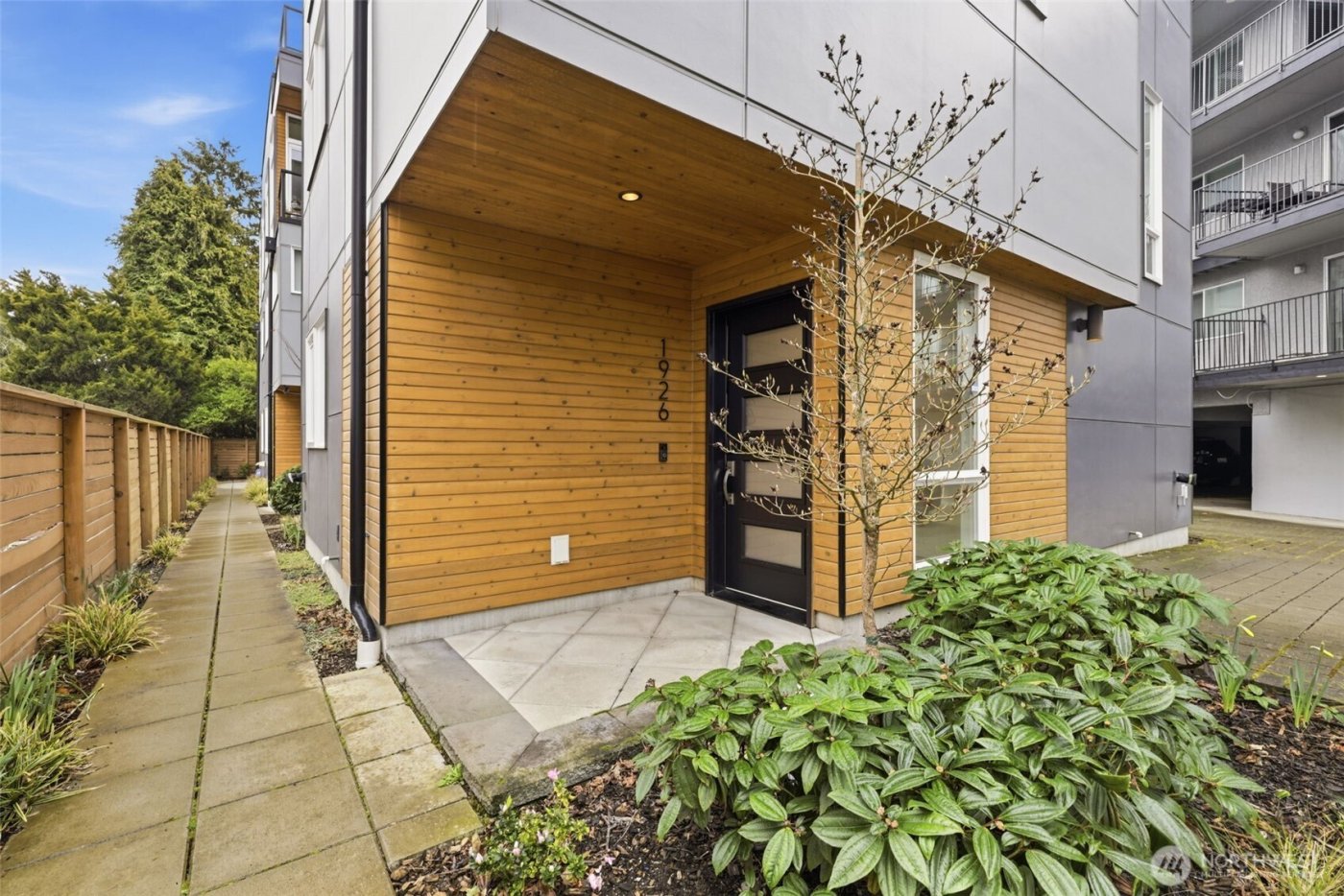 1926 Ferry Avenue SW, Seattle, WA 98116-1720