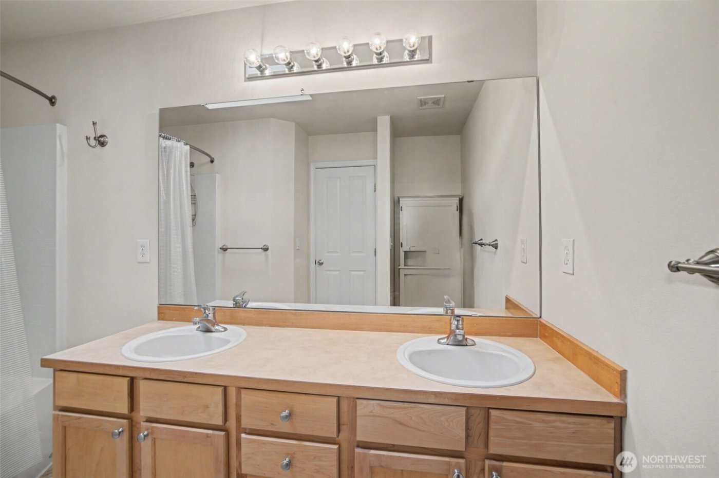 6528 Elizabeth Avenue SE, Auburn, WA 98092-8217