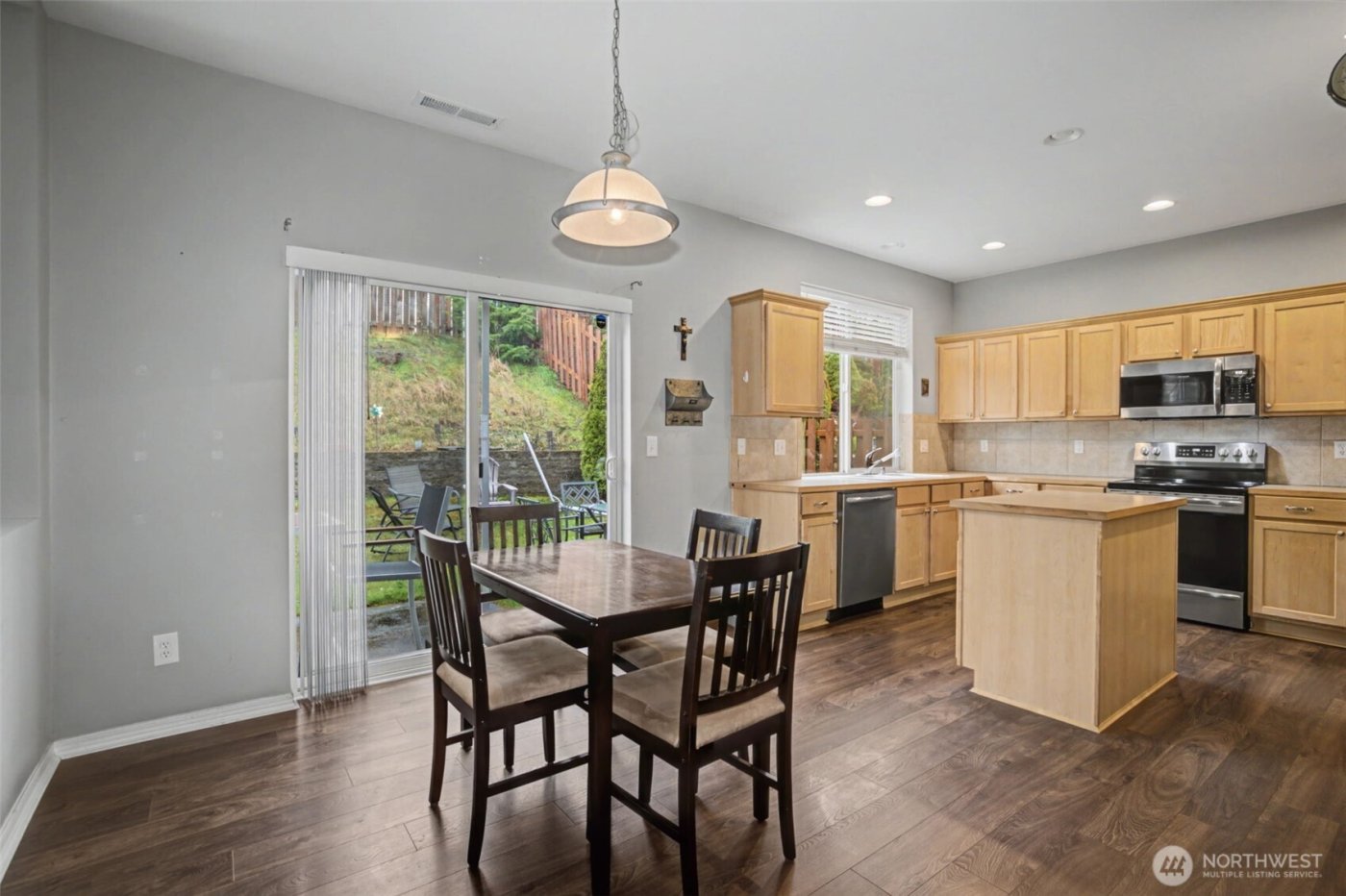 6528 Elizabeth Avenue SE, Auburn, WA 98092-8217