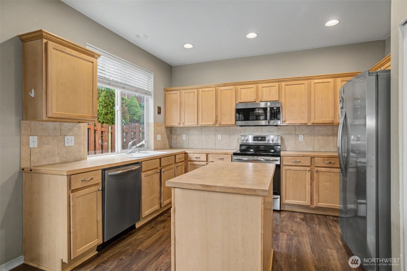 6528 Elizabeth Avenue SE, Auburn, WA 98092-8217