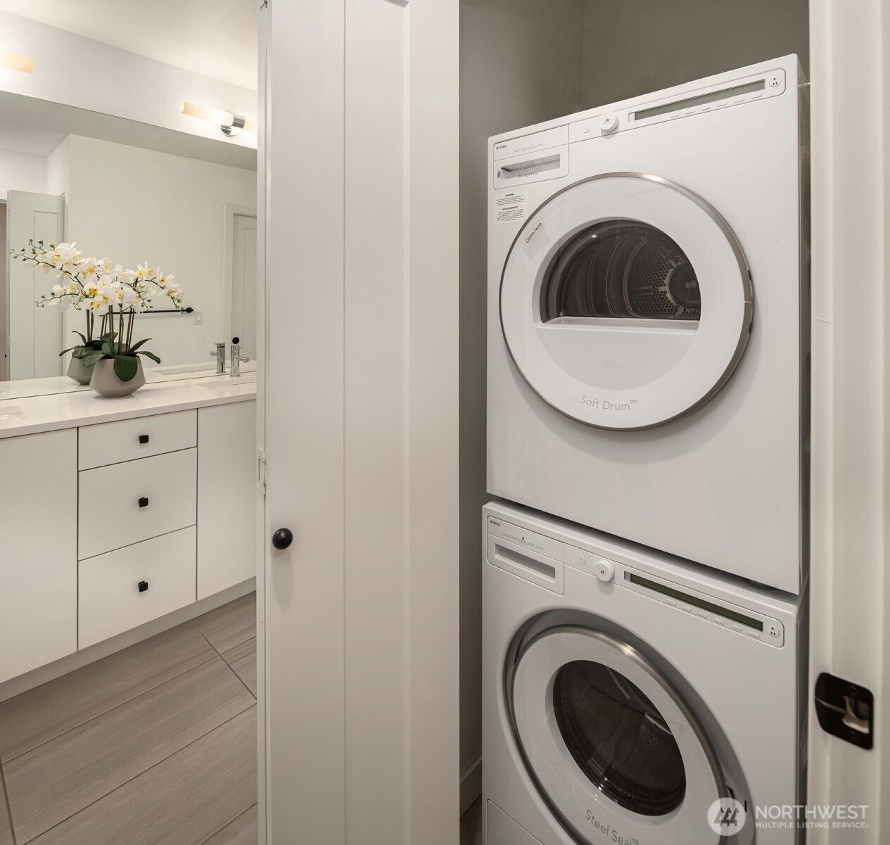 9553 Ashworth Avenue N #B, Seattle, WA 98103