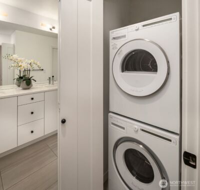 9553 Ashworth Avenue N #B, Seattle, WA 98103 - Photo 21