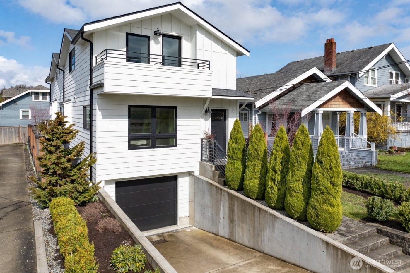 132 NE 52nd Street , Seattle, WA 98105