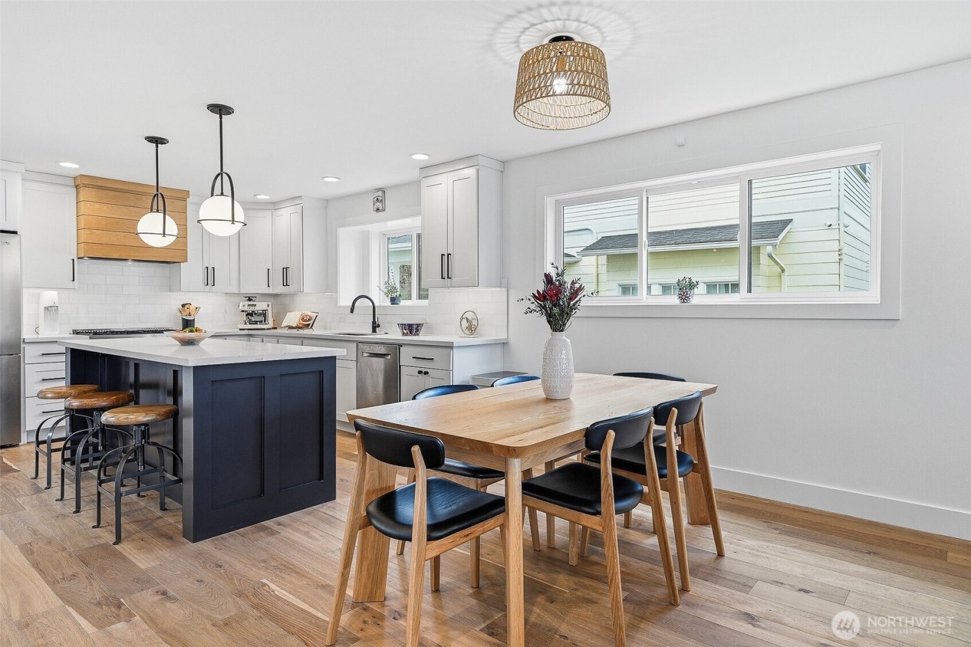 132 NE 52nd Street , Seattle, WA 98105