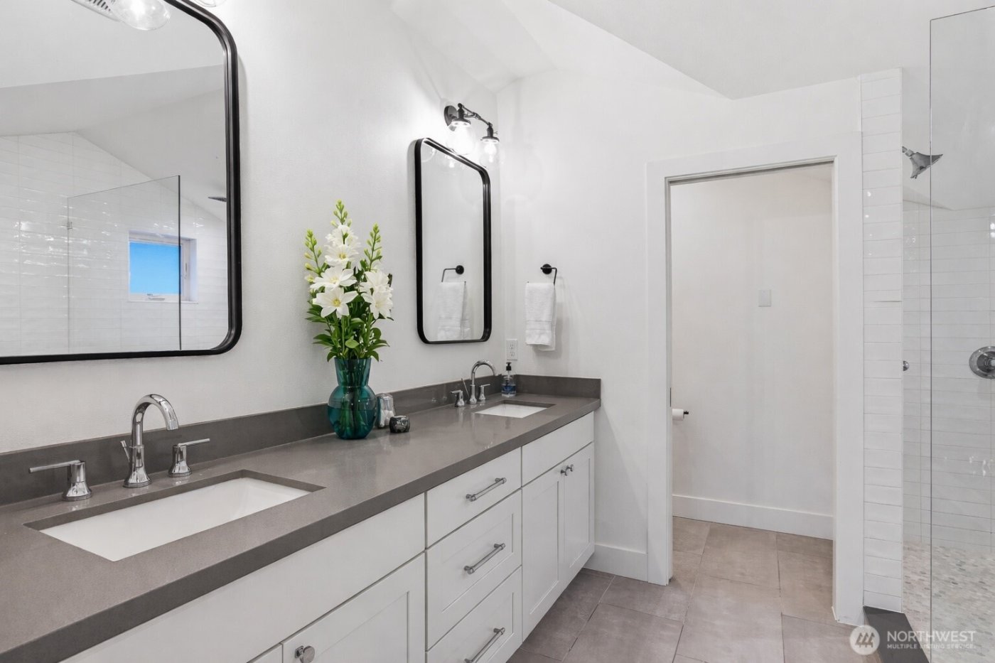 132 NE 52nd Street , Seattle, WA 98105