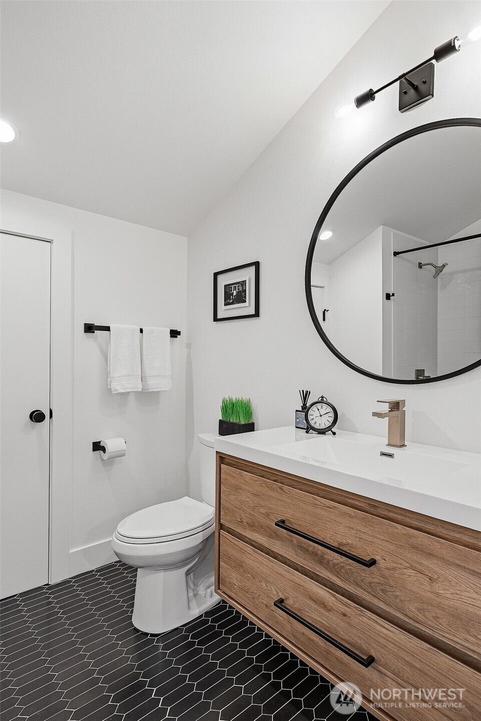 132 NE 52nd Street , Seattle, WA 98105