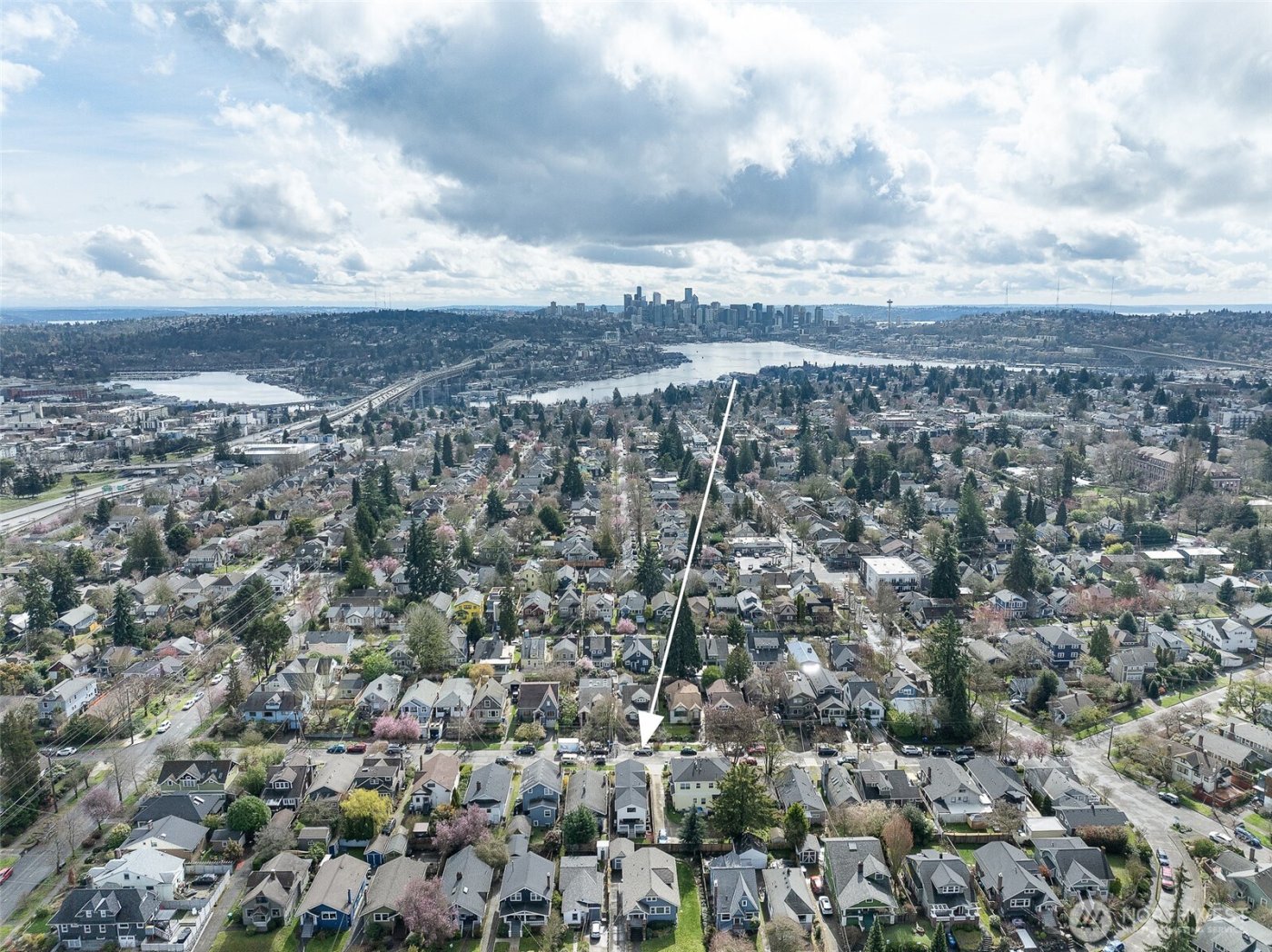 132 NE 52nd Street , Seattle, WA 98105