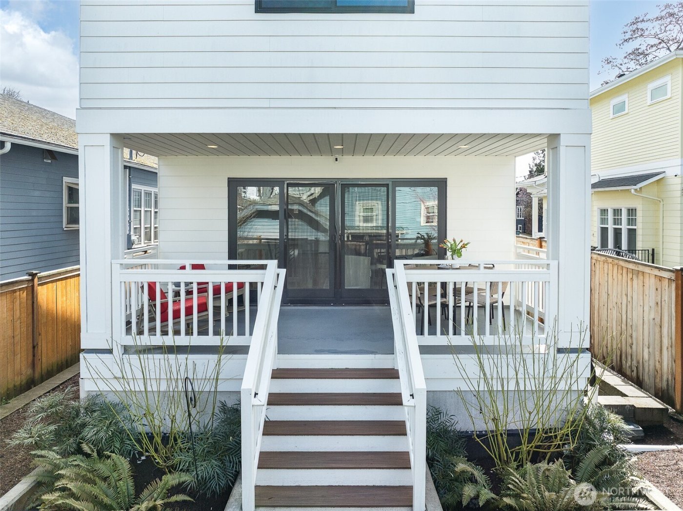 132 NE 52nd Street , Seattle, WA 98105