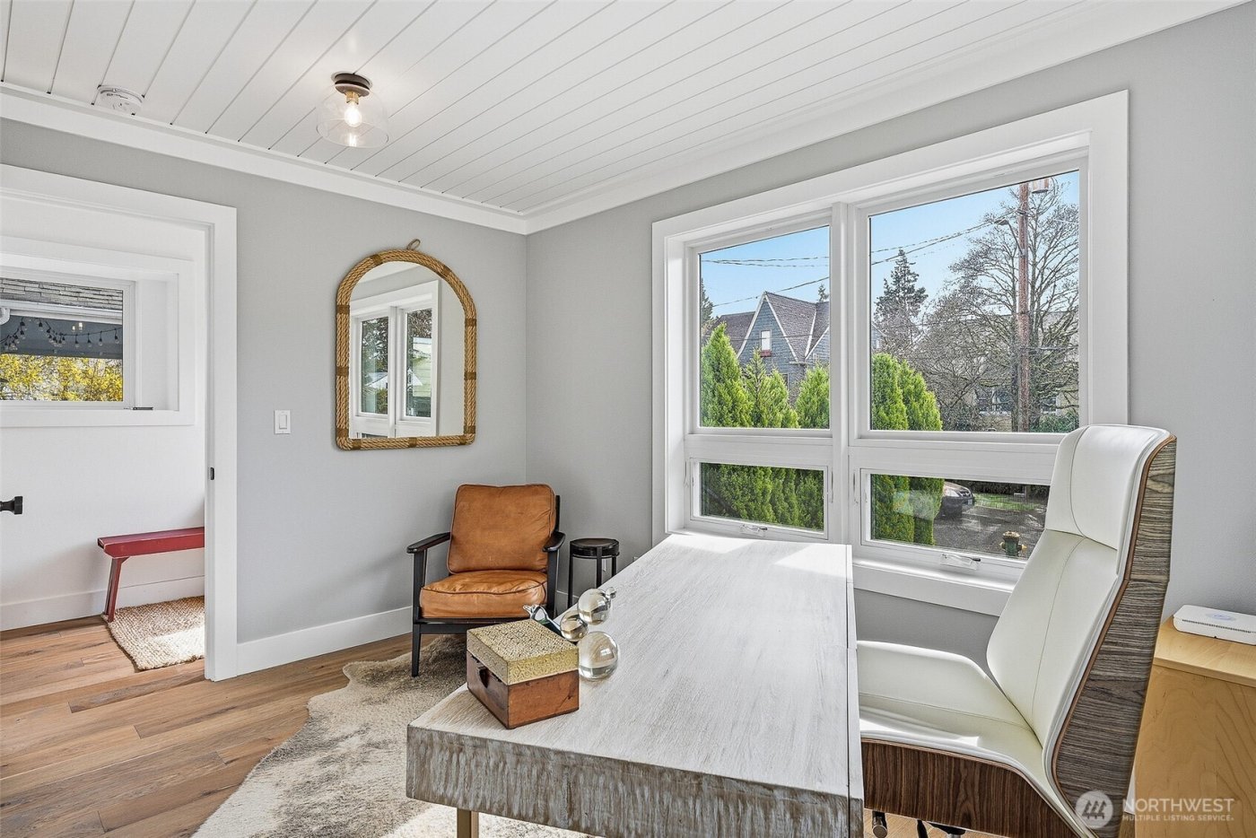 132 NE 52nd Street , Seattle, WA 98105