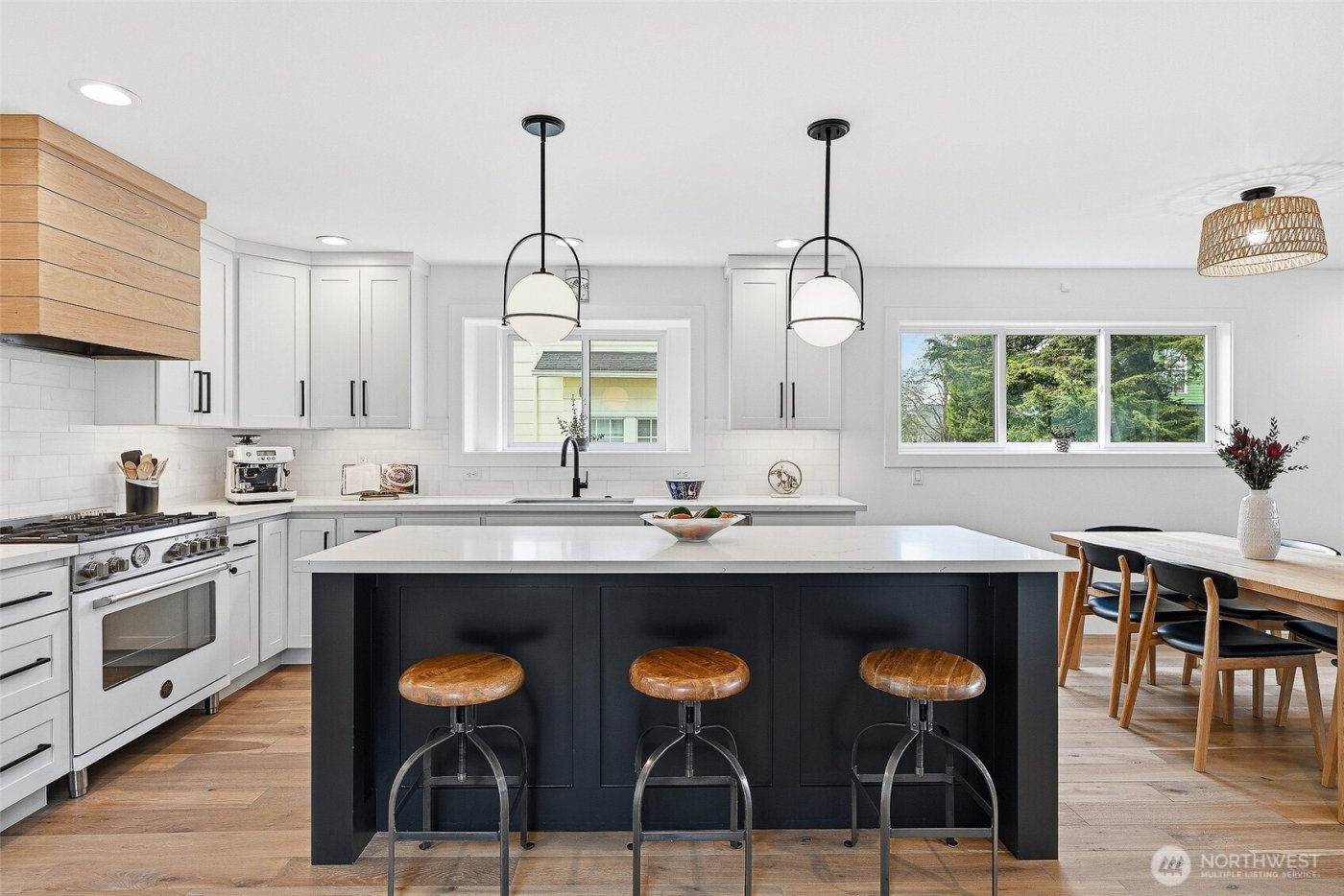 132 NE 52nd Street , Seattle, WA 98105