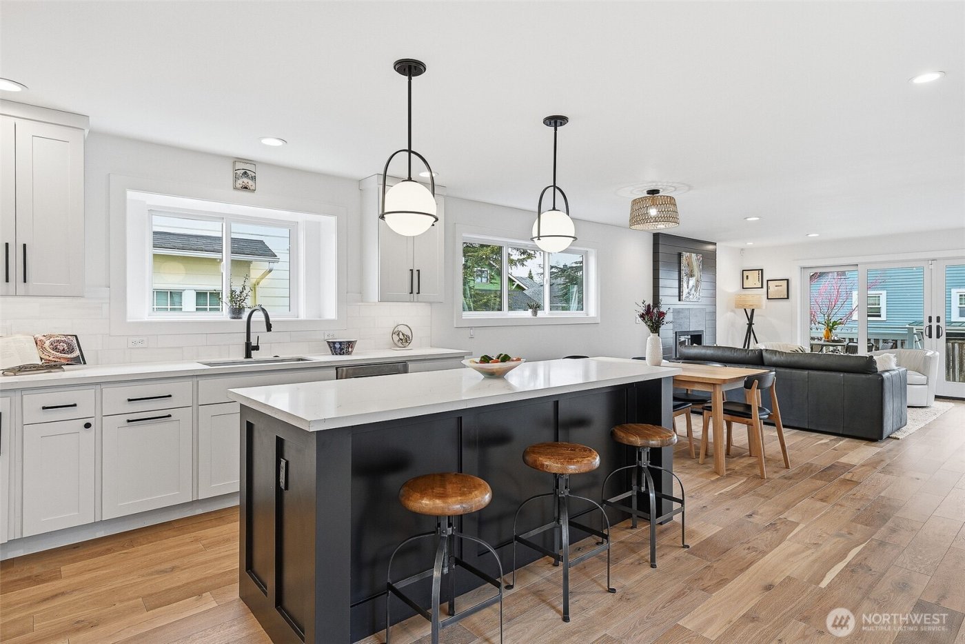 132 NE 52nd Street , Seattle, WA 98105