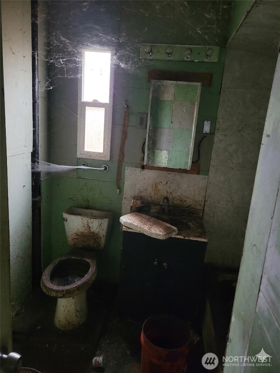 1111 NE 80th Street , Seattle, WA 98115