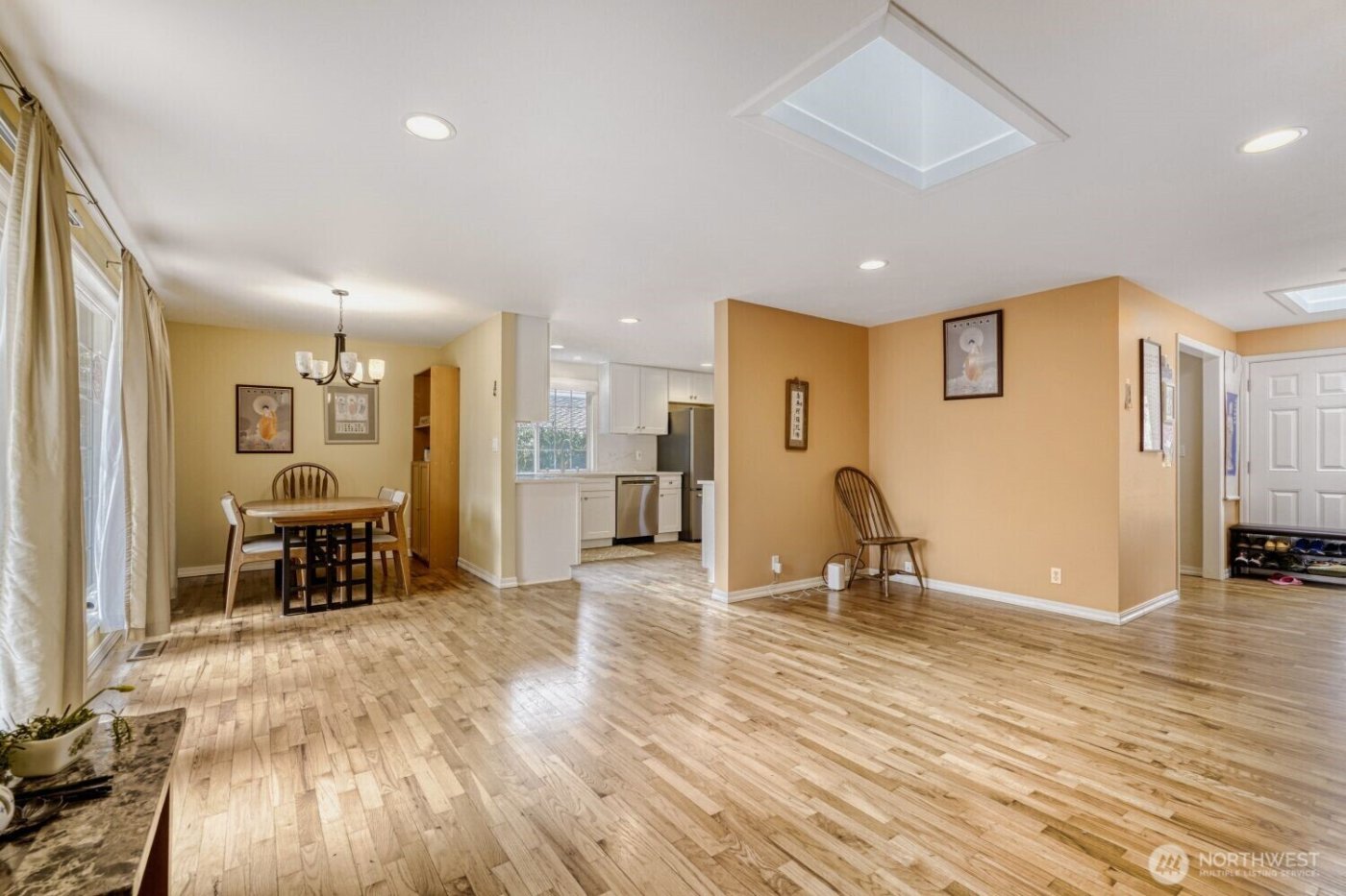 16717 NE 18th Street , Bellevue, WA 98008