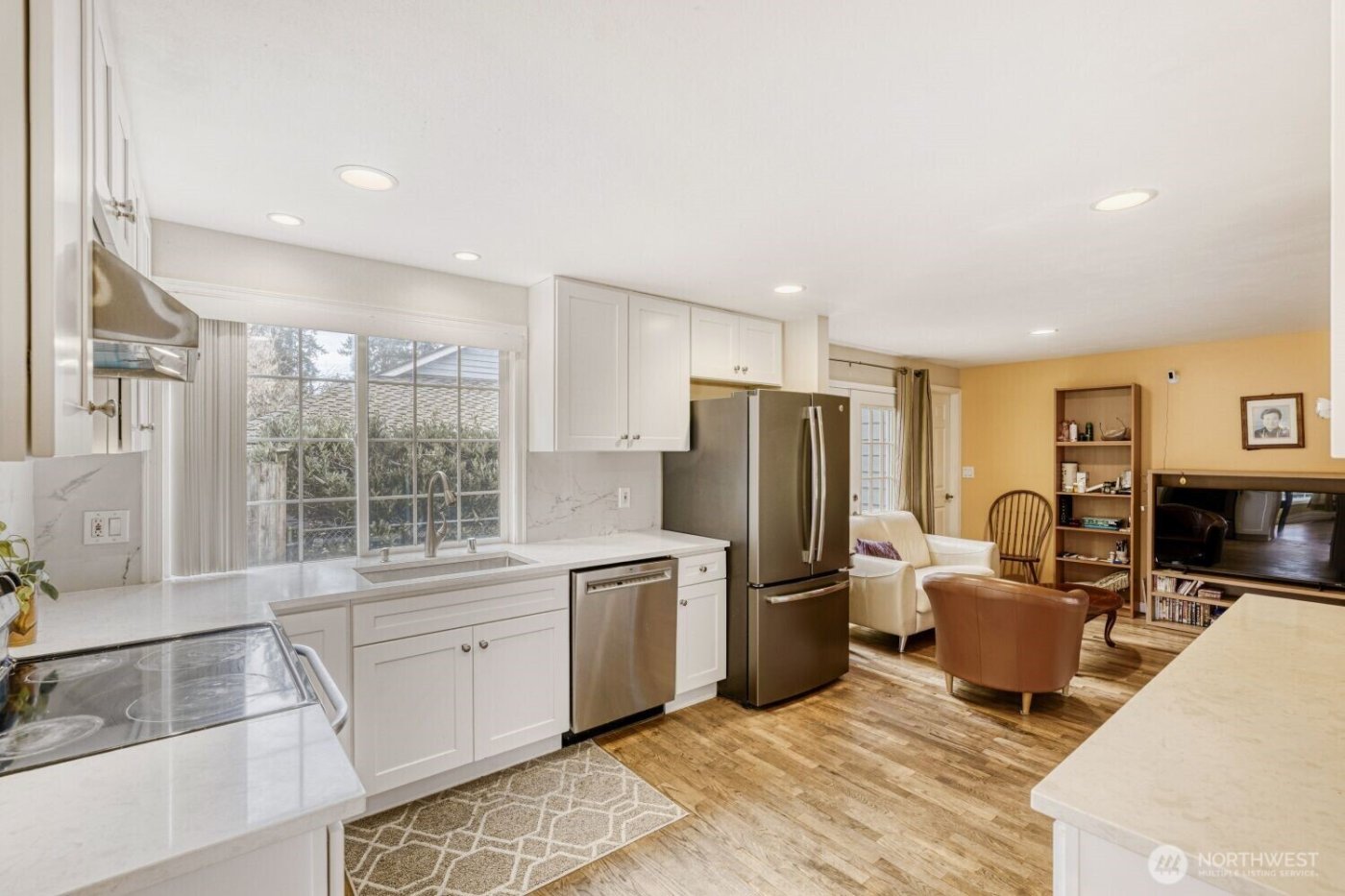 16717 NE 18th Street , Bellevue, WA 98008