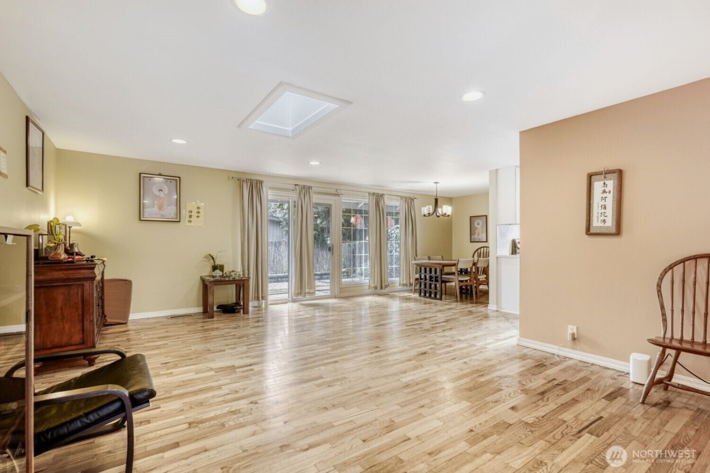 16717 NE 18th Street , Bellevue, WA 98008