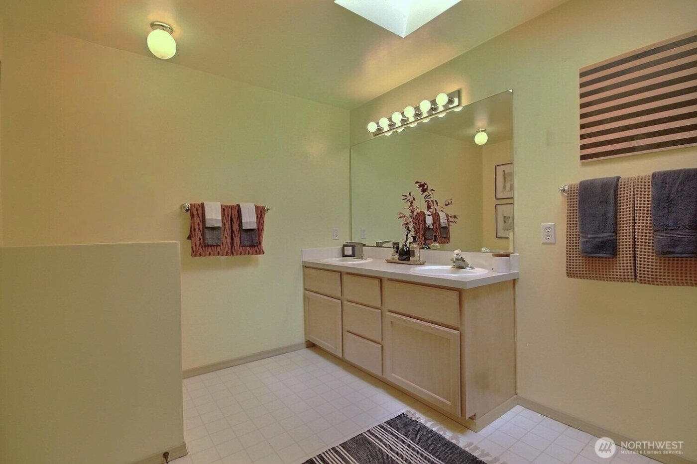 10513 SE 250th Place #F104, Kent, WA 98030