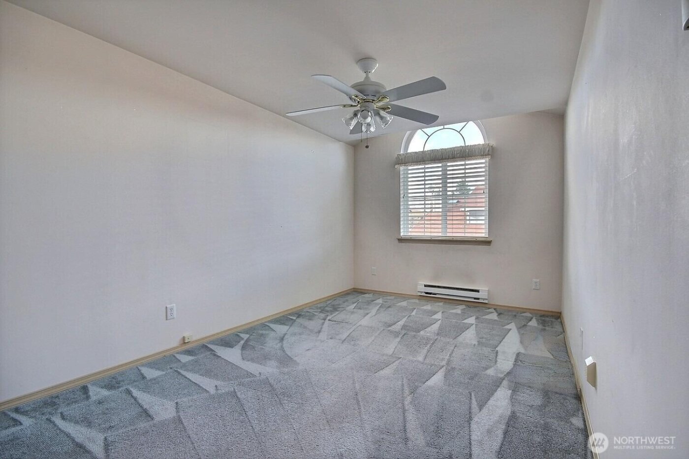 10513 SE 250th Place #F104, Kent, WA 98030