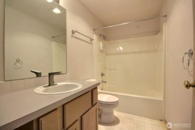 10513 SE 250th Place #F104, Kent, WA 98030 - Photo 24