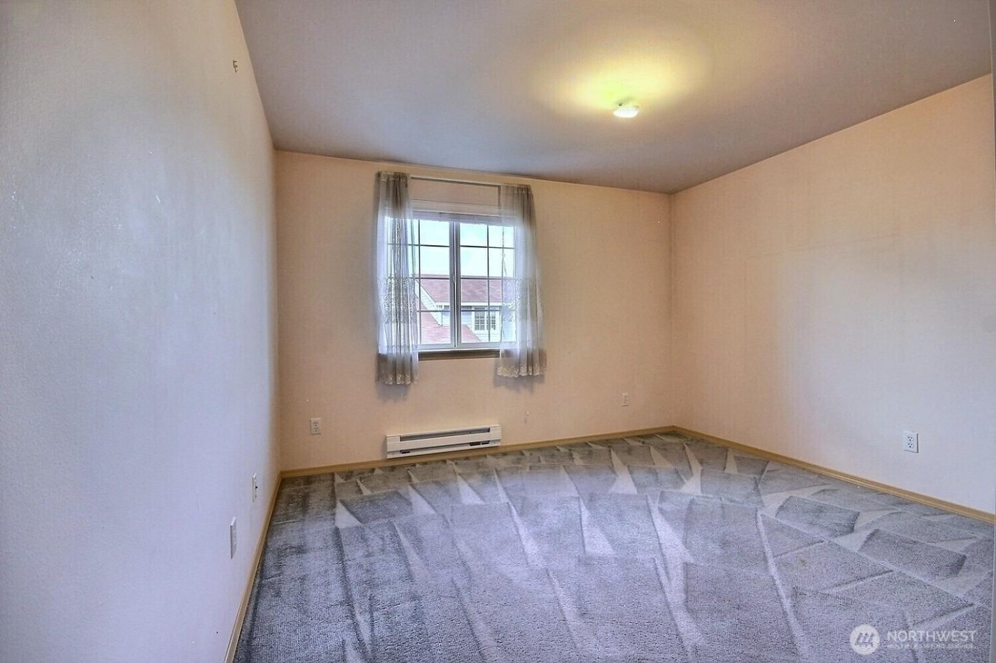 10513 SE 250th Place #F104, Kent, WA 98030