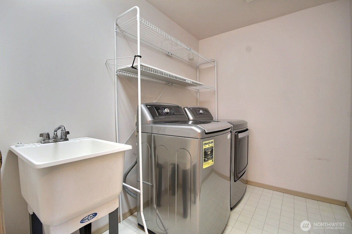 10513 SE 250th Place #F104, Kent, WA 98030