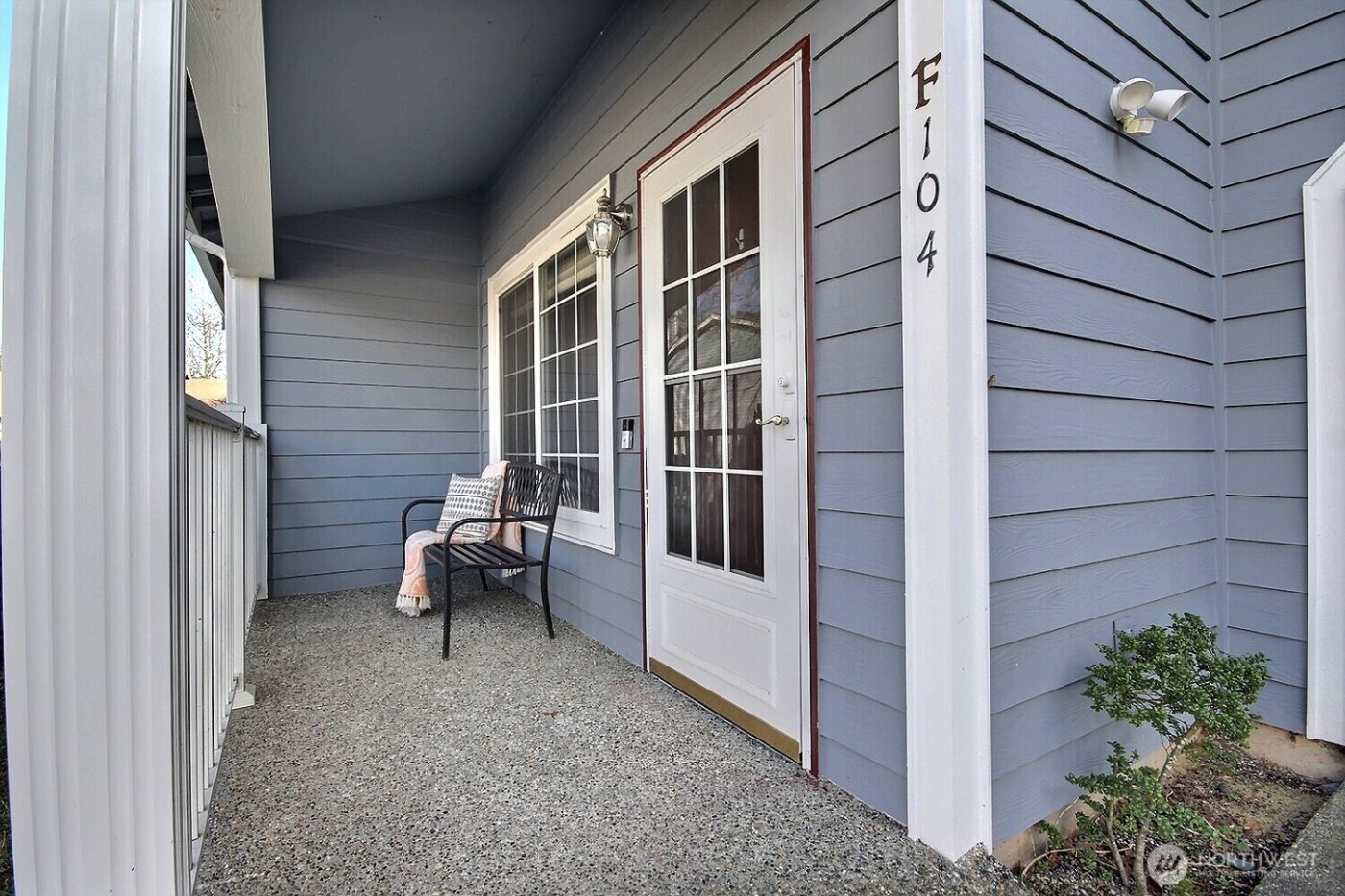 10513 SE 250th Place #F104, Kent, WA 98030