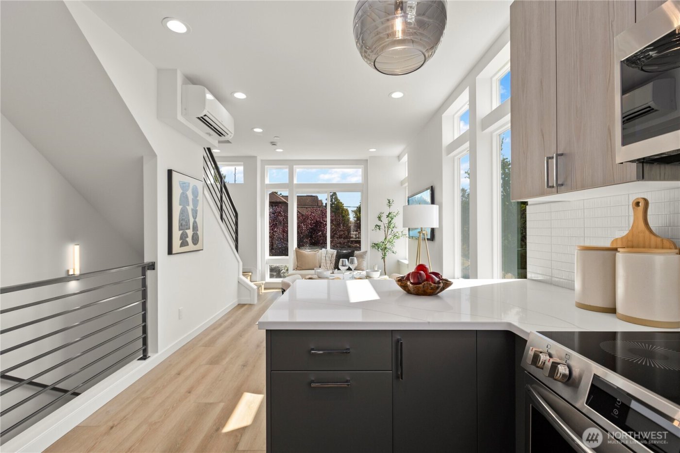 8303 C 12th Avenue NW, Seattle, WA 98117