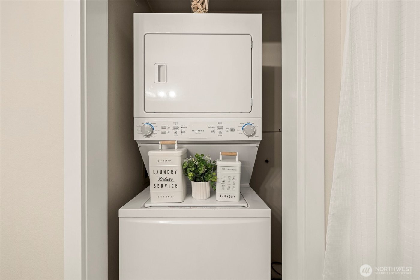 506 NE 73rd Street #1A, Seattle, WA 98115