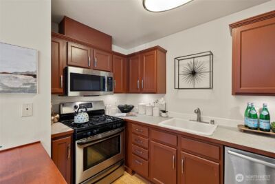 506 NE 73rd Street #1A, Seattle, WA 98115 - Photo 6