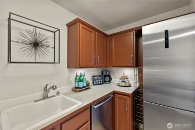 506 NE 73rd Street #1A, Seattle, WA 98115 - Photo 8