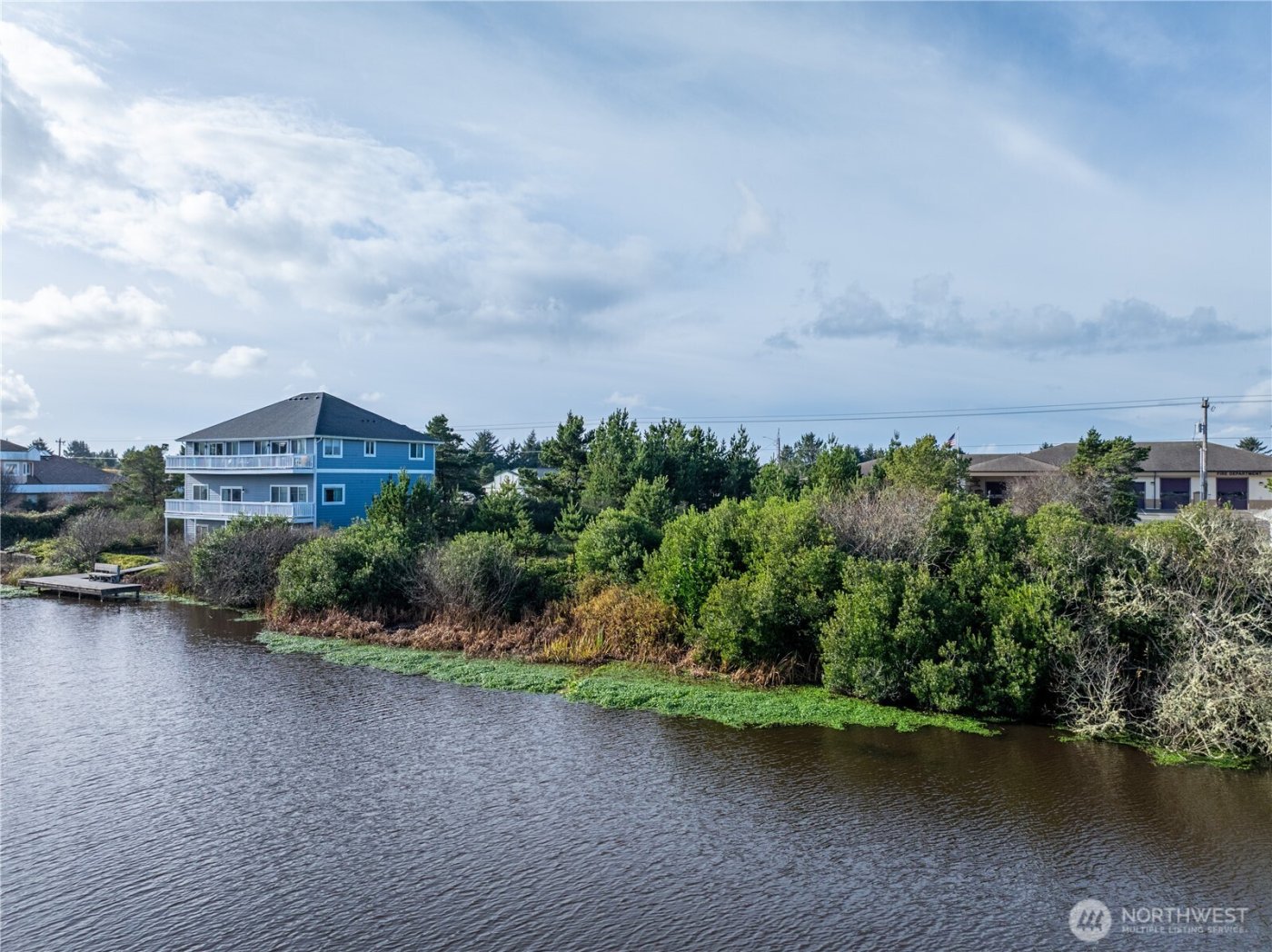 564 & 568 Point Brown Avenue NE, Ocean Shores, WA 98569