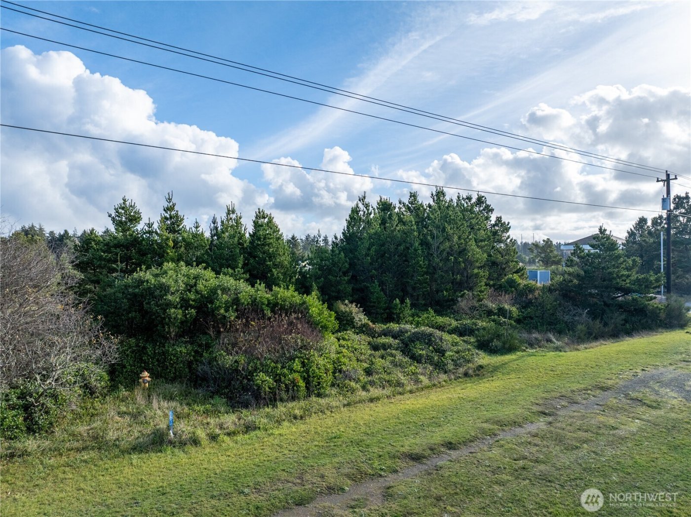 564 & 568 Point Brown Avenue NE, Ocean Shores, WA 98569